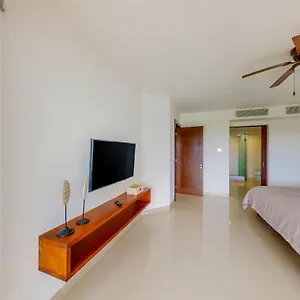 Hakuna Matata 725n At Mareazul Beachfront , Playa del Carmen Mexico